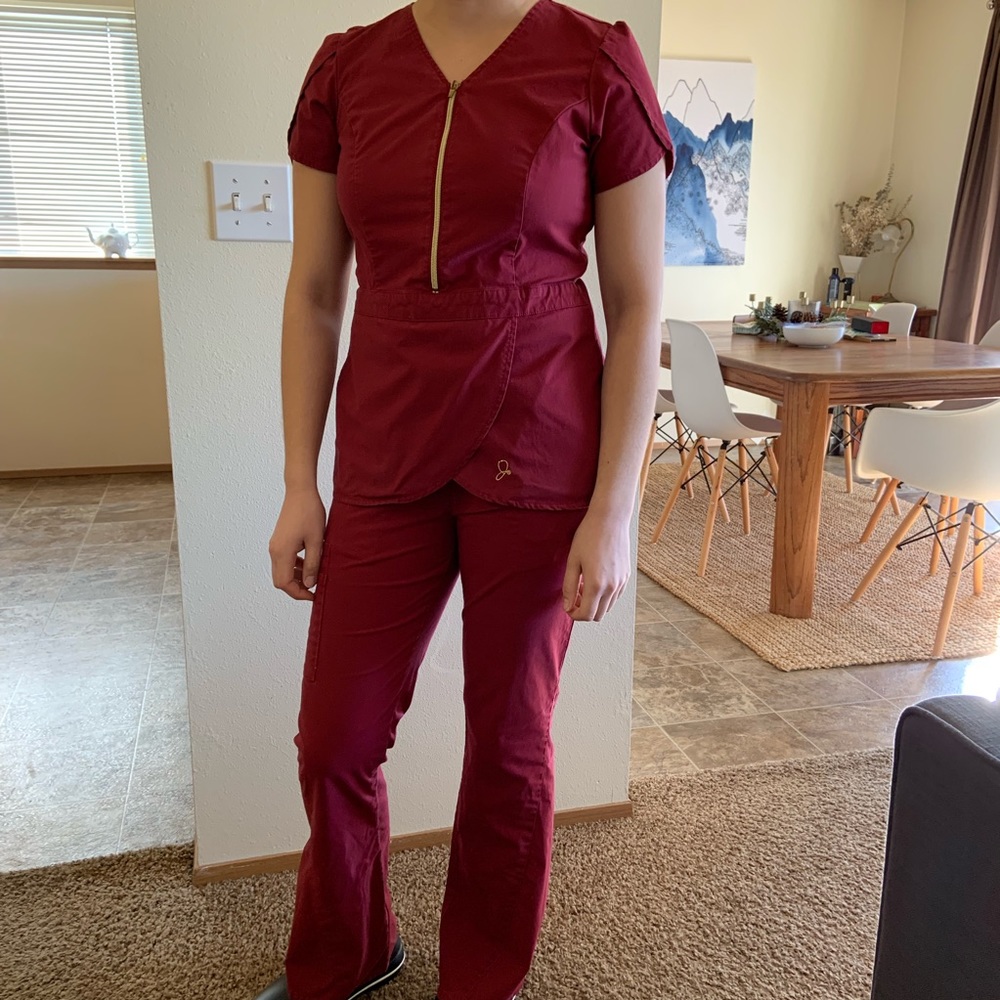 Rose Wine Jaanuu Scrub Set